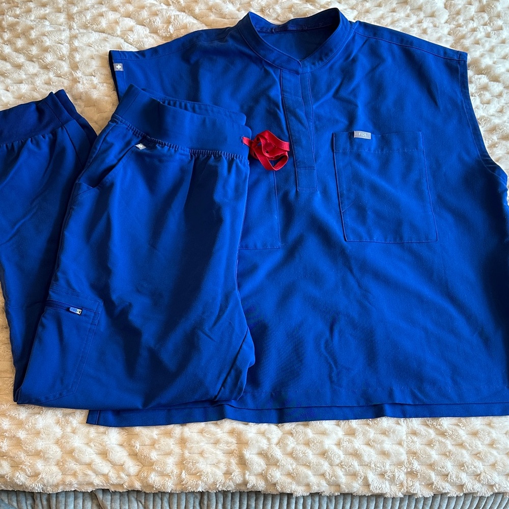 Figs Winning Blue Scrub Set - Limited Edition Color